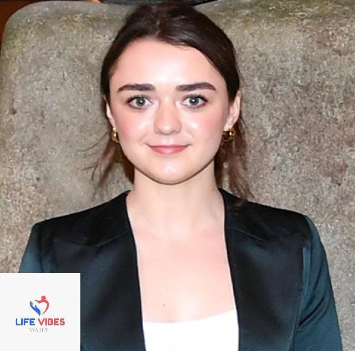 Maisie Williams' weight 