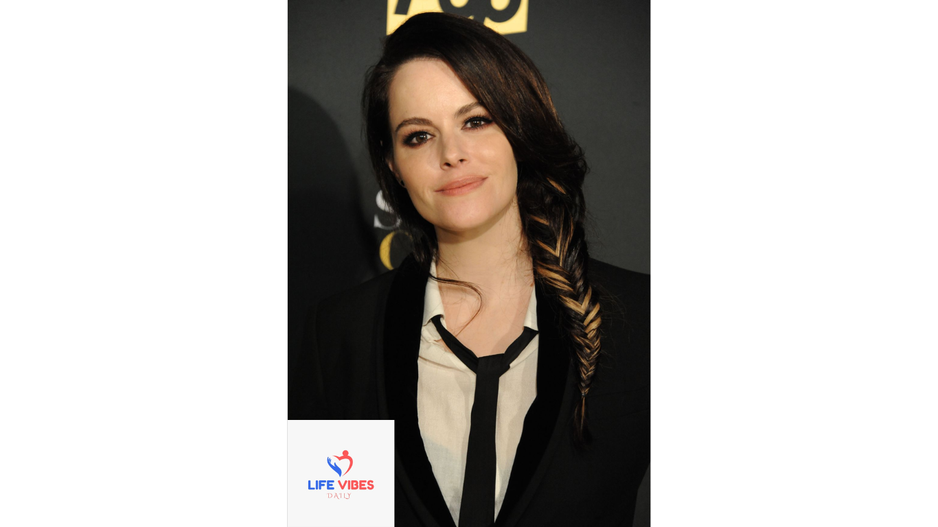 Emily Hampshire Plastic Surgery